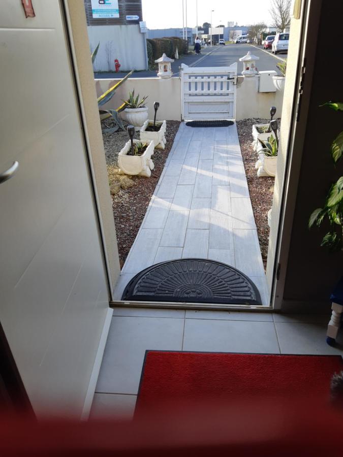 Chambre Lit Double Dans Pavillon , Chez Lilyanne Tonnay-Charente Kültér fotó