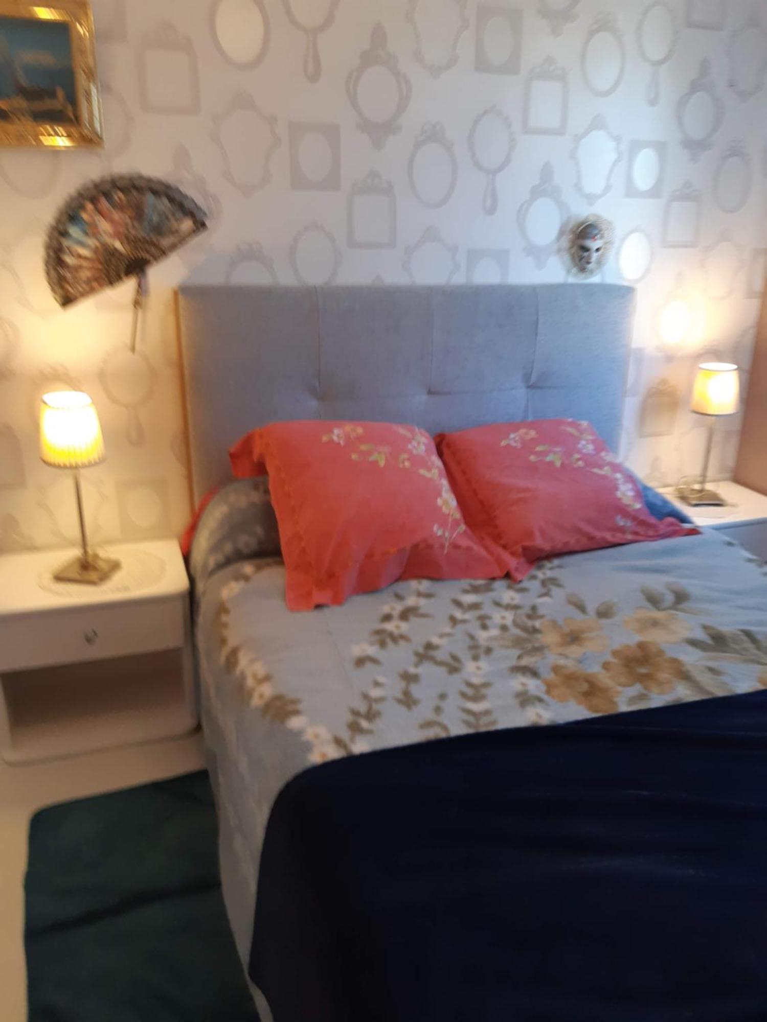 Chambre Lit Double Dans Pavillon , Chez Lilyanne Tonnay-Charente Kültér fotó